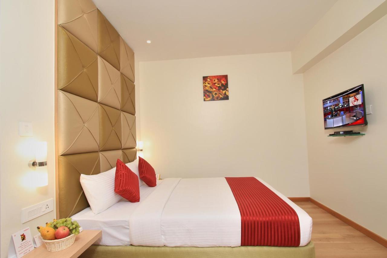 La Sara Regent Hotel Bangalore Buitenkant foto