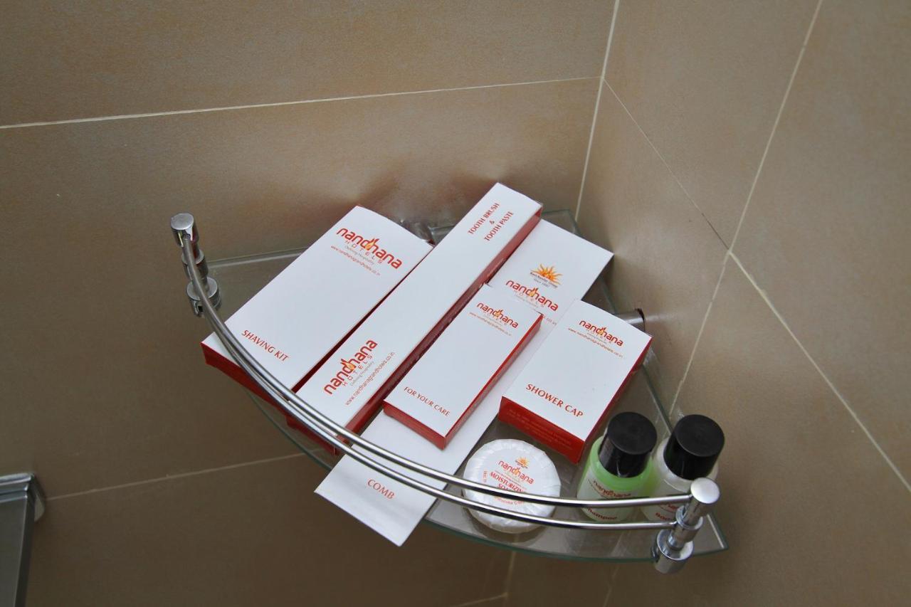 La Sara Regent Hotel Bangalore Buitenkant foto
