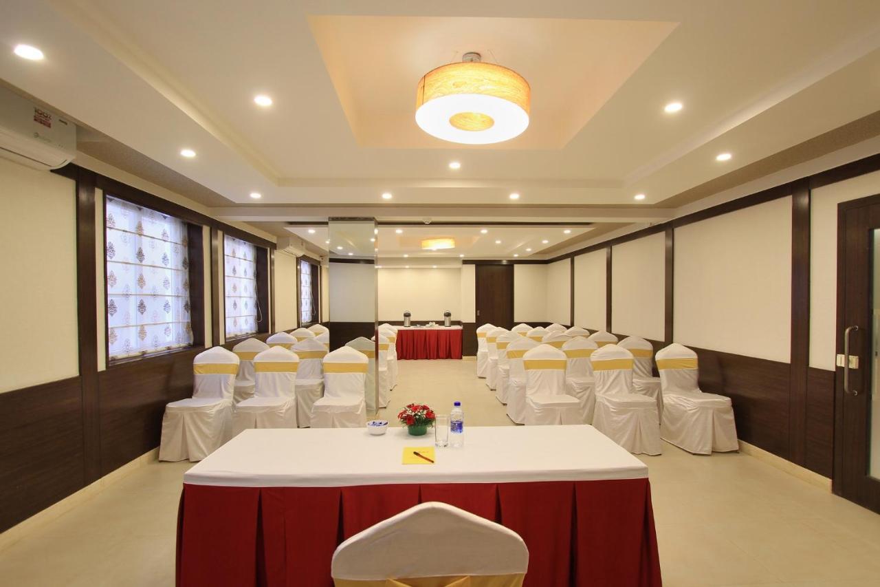 La Sara Regent Hotel Bangalore Buitenkant foto