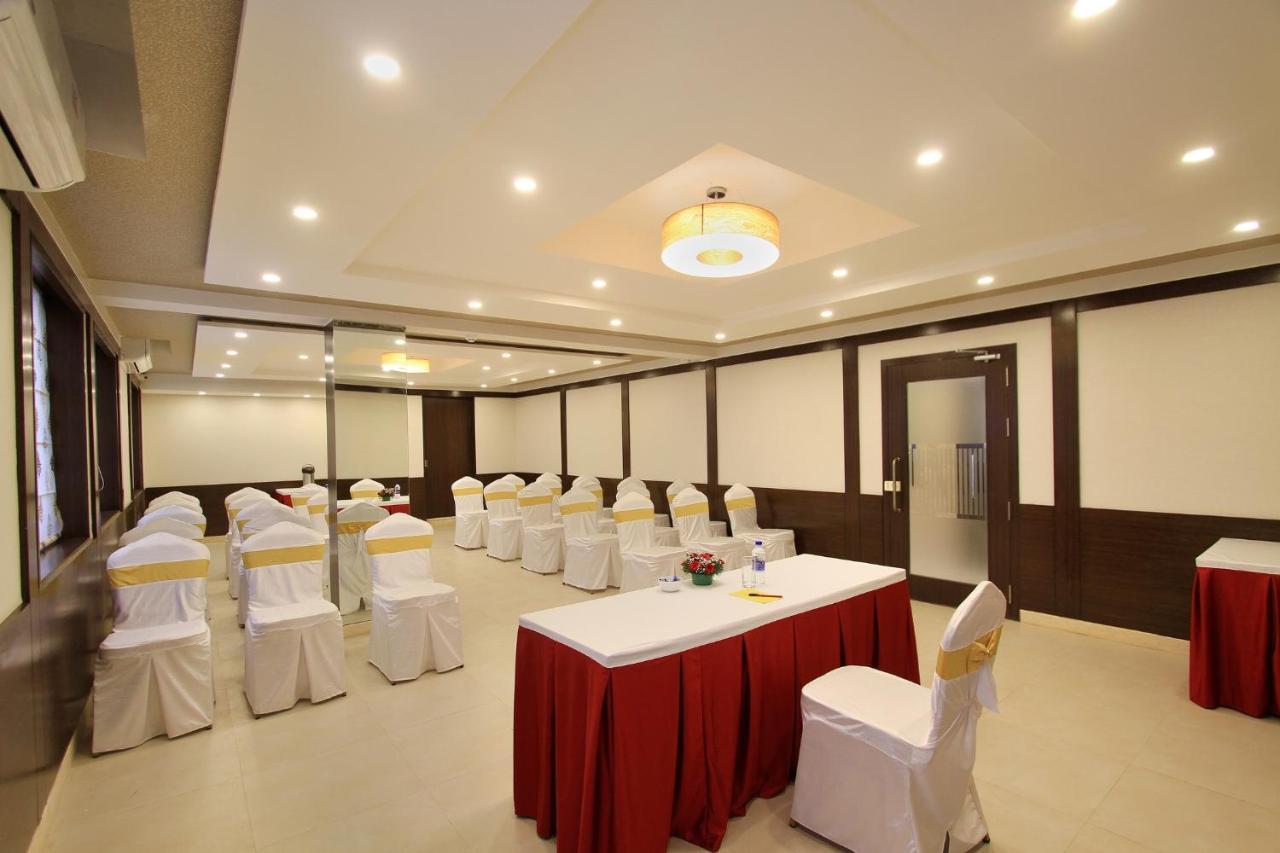 La Sara Regent Hotel Bangalore Buitenkant foto