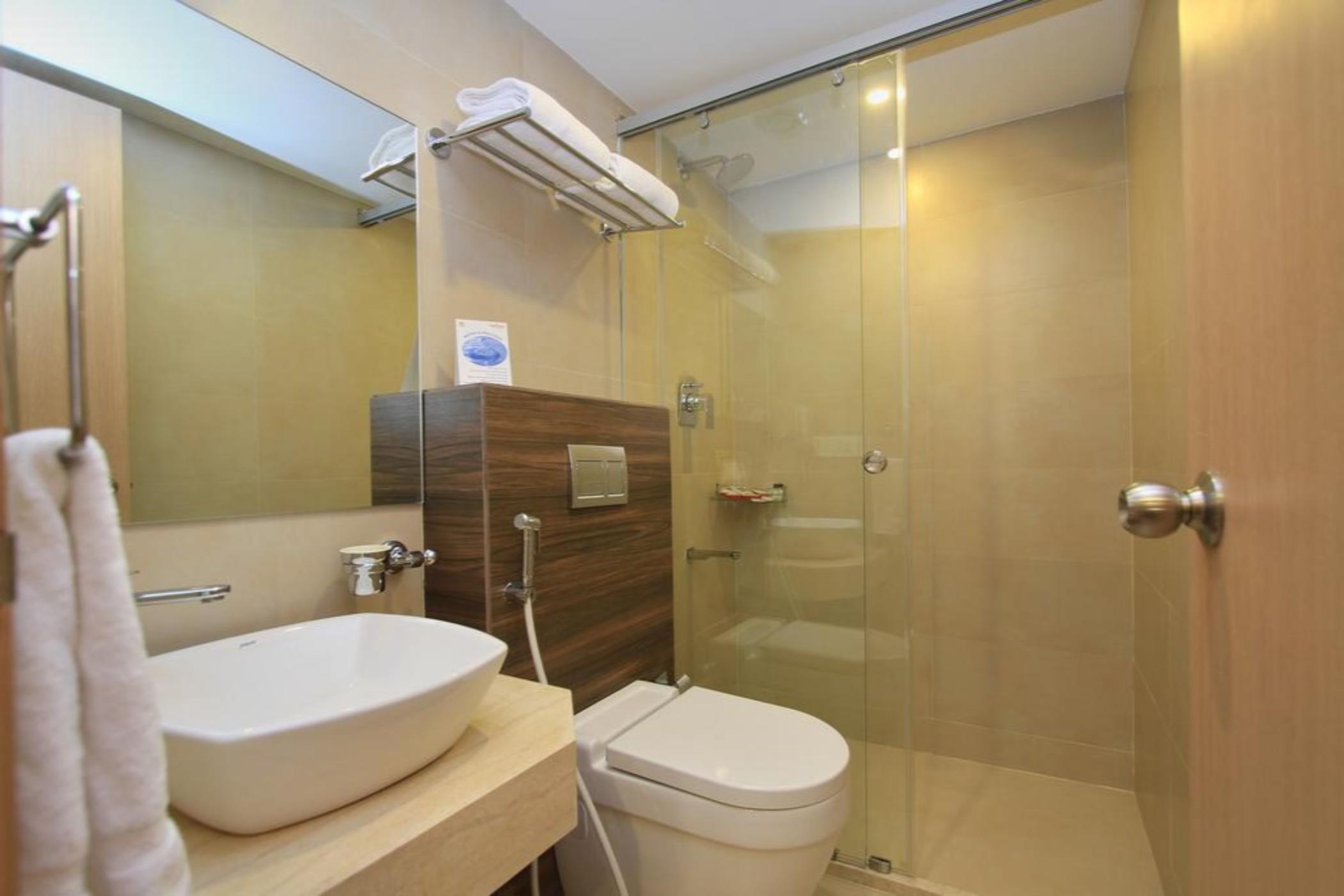 La Sara Regent Hotel Bangalore Buitenkant foto