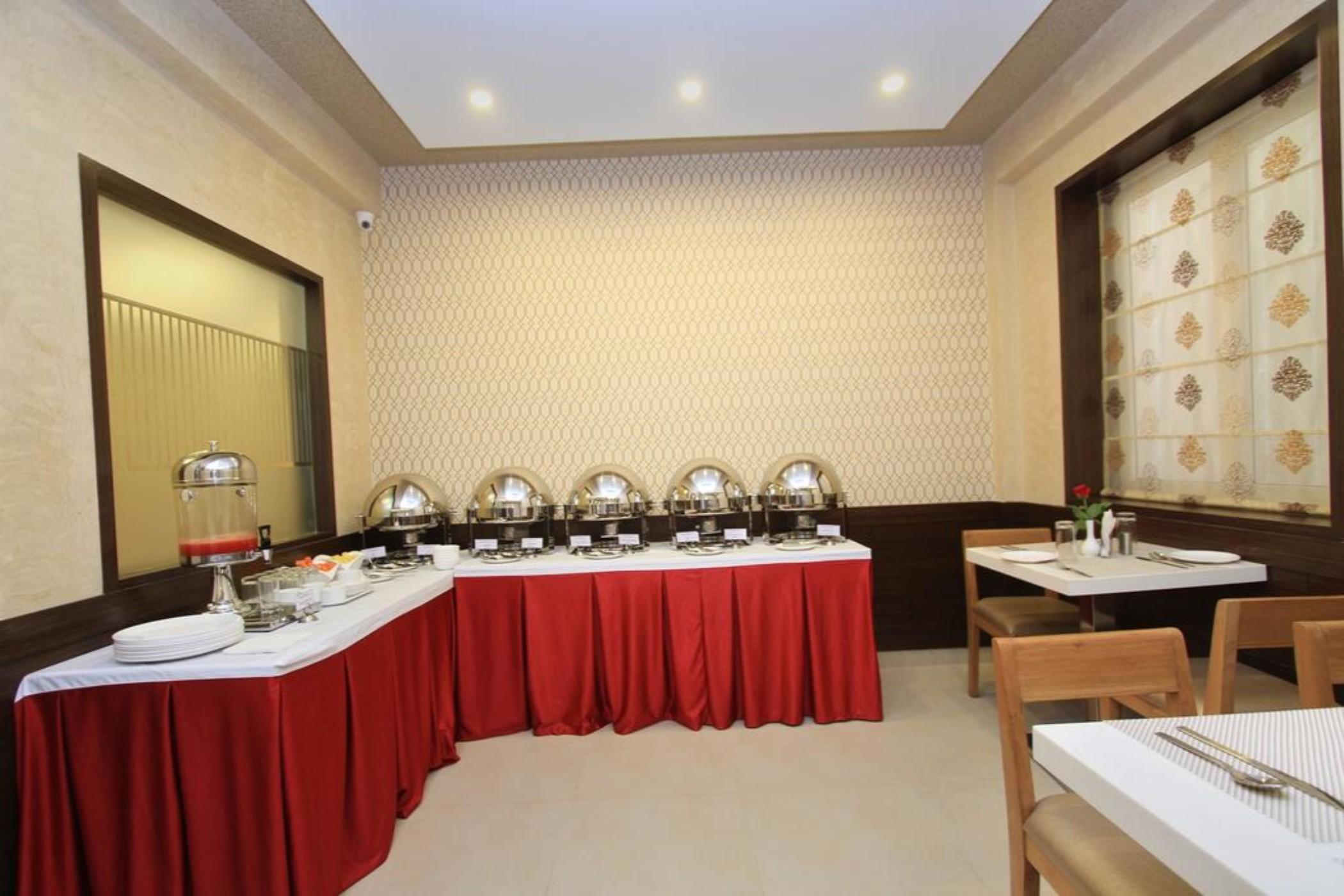 La Sara Regent Hotel Bangalore Buitenkant foto